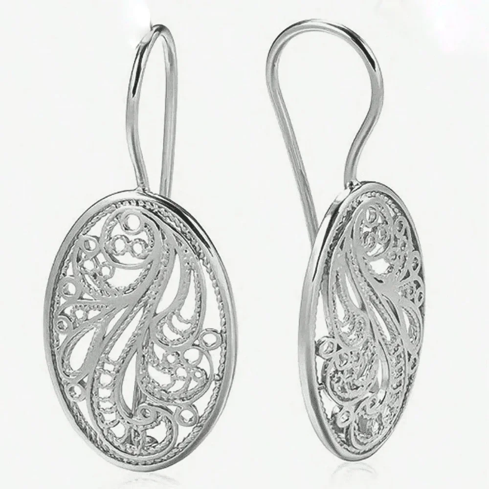 Silver Oval Filigree Elegant Earrings - Picture 2 of 4